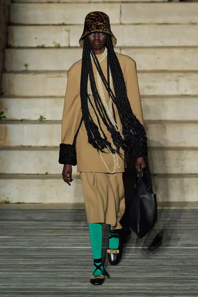 Look 67